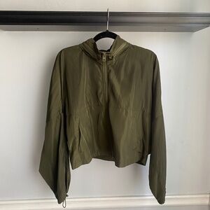 Cisono Lightweight Army Green Athletic Outerwear. Bomber Jacket Style. Women's M